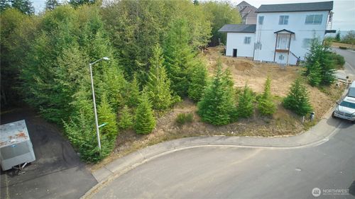 1131 Grays Pointe Ln, Aberdeen, WA, 98520-1069 | Card Image