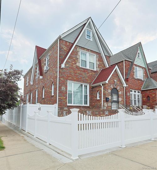 19168 115th Rd, Saint Albans, NY, 11412-2708 | Card Image