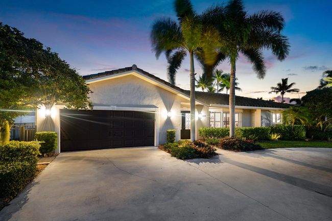 4220 Ne 24 Th Ave, House other with 3 bedrooms, 2 bathrooms and null parking in Lighthouse Point FL | Image 34
