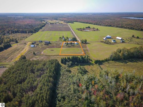 7557 Loop Rd, Posen, MI, 49776-9739 | Card Image