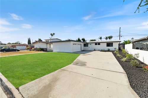 8852 Blossom Ave, Garden Grove, CA, 92841-3336 | Card Image