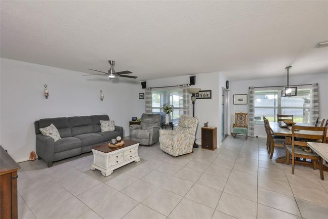 16704 Sunburst Lake St, House other with 3 bedrooms, 2 bathrooms and null parking in WIMAUMA FL | Image 5