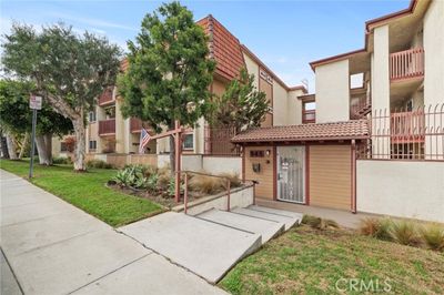 114 - Pepper Street, Condo with 2 bedrooms, 2 bathrooms and 2 parking in El Segundo CA | Image 1