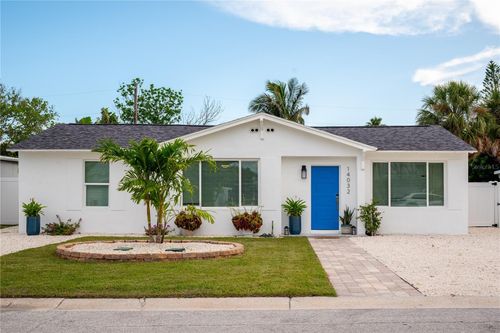 14032 N Bayshore Dr, MADEIRA BEACH, FL, 33708-2211 | Card Image