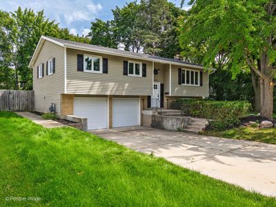 1118 E Greenwood Drive, House other with 3 bedrooms, 2 bathrooms and 2 parking in Mount Prospect IL | Image 2