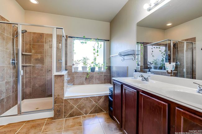 508 Saddle Pass, House other with 3 bedrooms, 2 bathrooms and null parking in Cibolo TX | Image 9