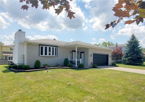 11 Harvest Ln, Depew, NY, 14043-4425 | Card Image