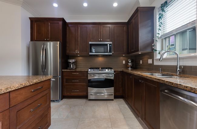 10 - 897 Premier St, Townhouse with 4 bedrooms, 2 bathrooms and 2 parking in North Vancouver BC | Image 9