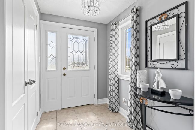 724 Line 3 Rd, House other with 4 bedrooms, 3 bathrooms and 20 parking in Niagara on the Lake ON | Image 8