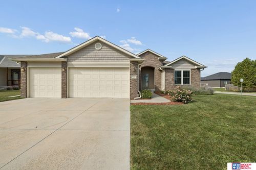 7420 Yankee Woods Dr, Lincoln, NE, 68516-9264 | Card Image