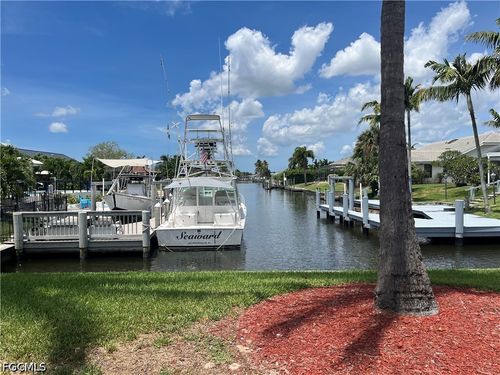 9841 Cypress Lake Dr, FORT MYERS, FL, 33919-6019 | Card Image