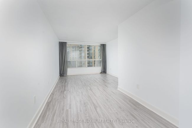 1704 - 5 Concorde Pl, Condo with 1 bedrooms, 1 bathrooms and 1 parking in North York ON | Image 6
