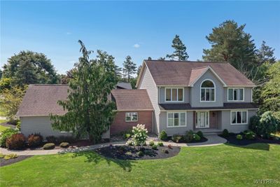 17 Lakeridge Drive, House other with 4 bedrooms, 2 bathrooms and null parking in Orchard Park NY | Image 1