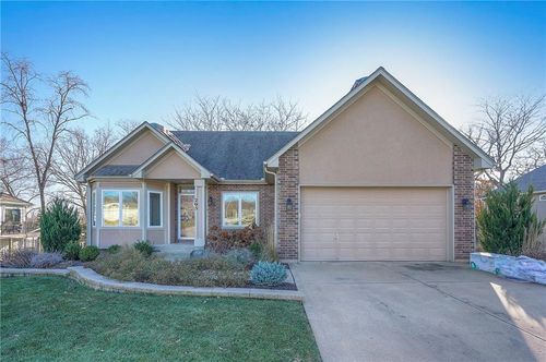 205 E 126th St, Kansas City, MO, 64145-1640 | Card Image