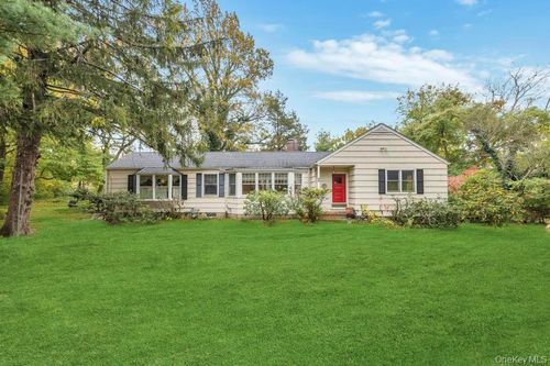 89 Van Brunt Manor Rd, Setauket, NY, 11733-3943 | Card Image