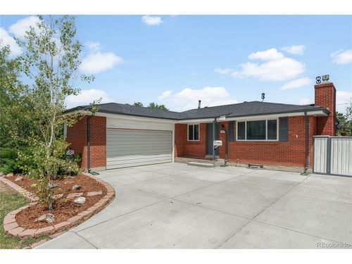 382 Zion St, Aurora, CO, 80011-8636 | Card Image