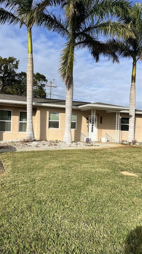 5571 47th Ave N, KENNETH CITY, FL, 33709-3825 | Card Image