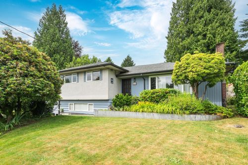 2209 Greylynn Cres, North Vancouver, BC, V7J2X6 | Card Image