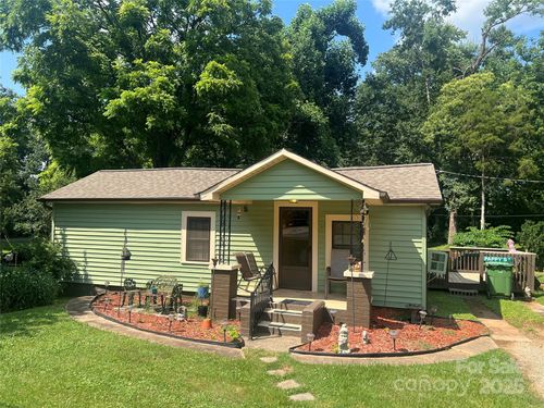 302 Margarette Ave, Belmont, NC, 28012-2539 | Card Image