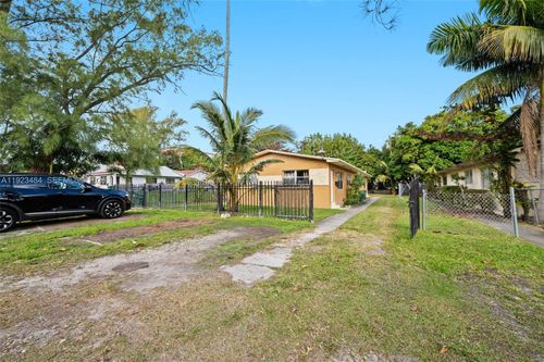 2-1429 Ne 118th Ter, Miami, FL, 33161-6919 | Card Image