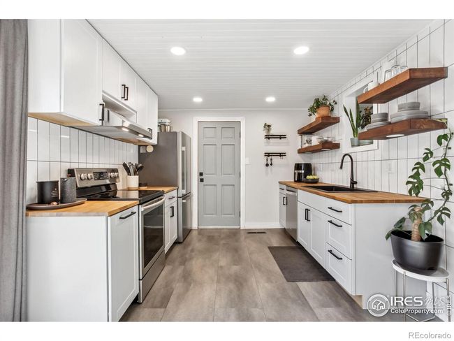 1214 Lanyon Ln, House other with 4 bedrooms, 2 bathrooms and 1 parking in Longmont CO | Image 7