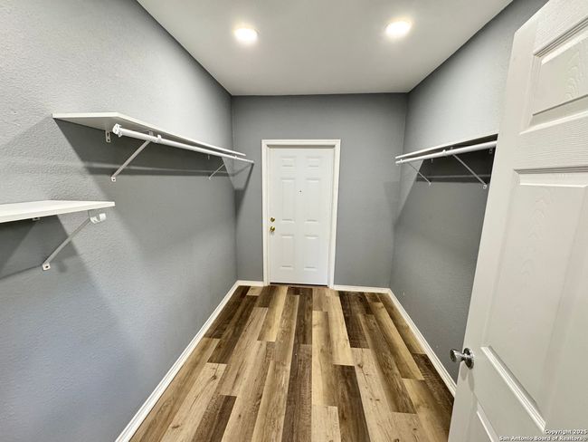1665 Sparkman Dr, House other with 4 bedrooms, 2 bathrooms and null parking in Boerne TX | Image 17