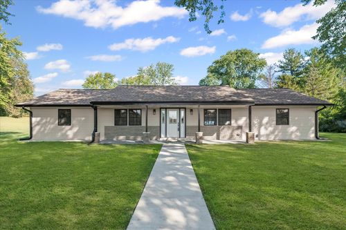 402 Beason Rd, Urbana, IL, 61802-7308 | Card Image