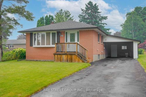 180 Rose St, Barrie, ON, L4M2T9 | Card Image