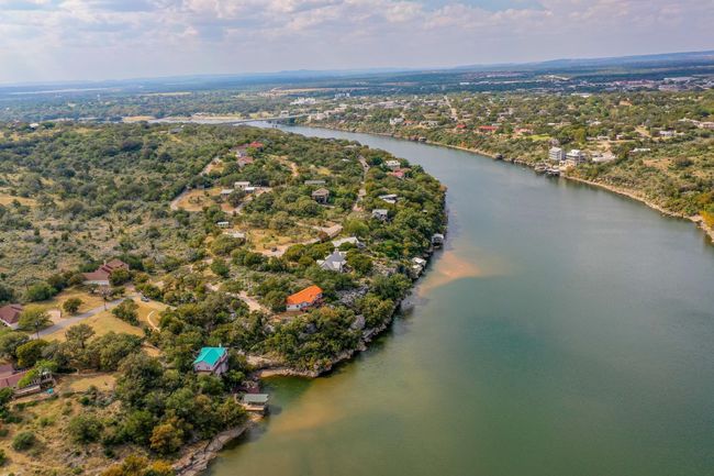 830 Los Escondidos St, House other with 2 bedrooms, 2 bathrooms and null parking in Marble Falls TX | Image 27