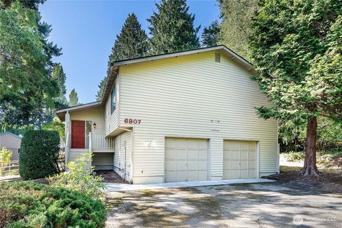 6907 96th Ave Se, Mercer Island, WA, 98040-5405 | Card Image