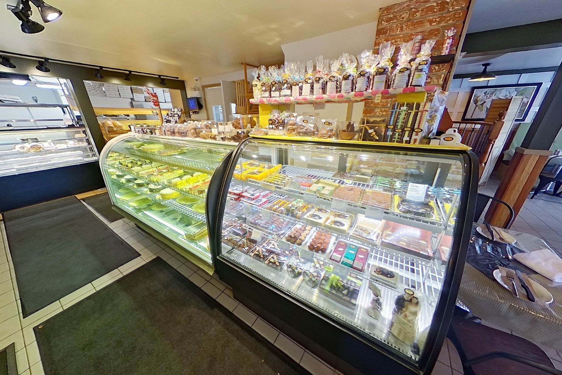 Commercial Sale in Saint-Jean-Port-Joli 2