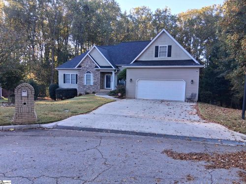 319 Chetsworth Ln, Greenville, SC, 29607-5214 | Card Image