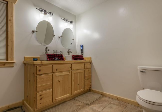 Primary Bathroom | Image 35