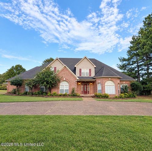 123 Tall Oaks Dr, Senatobia, MS, 38668-6381 | Card Image