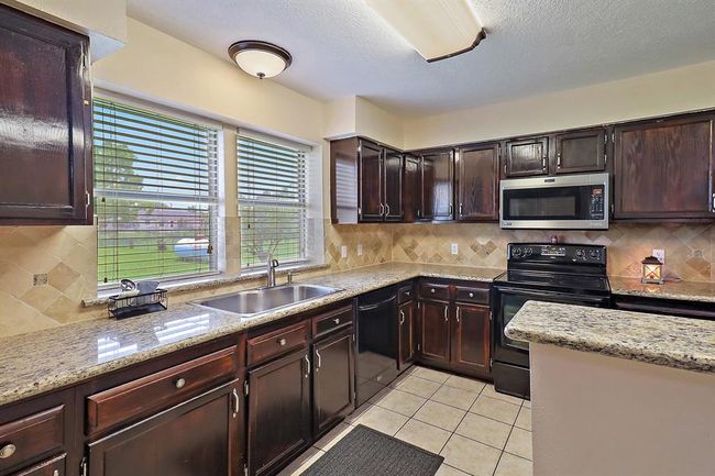 4614 Joe Patch Rd, House other with 3 bedrooms, 2 bathrooms and 2 parking in Baytown TX | Image 13