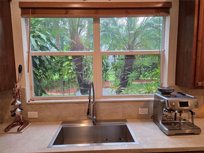 383 Berenger Walk, House other with 5 bedrooms, 3 bathrooms and null parking in Royal Palm Beach FL | Image 11