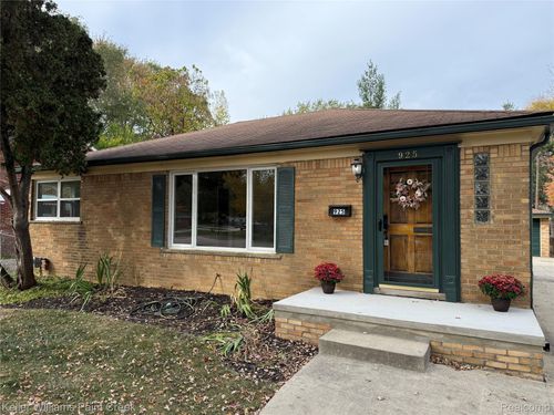 925 E 14 Mile Rd, Clawson, MI, 48017-1783 | Card Image