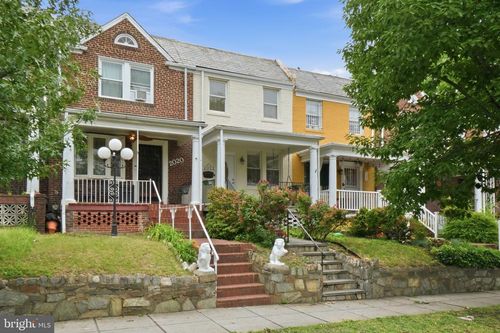 2022 C St Ne, WASHINGTON, DC, 20002-6716 | Card Image