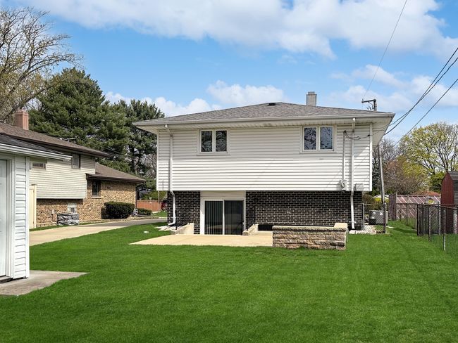 6941 W 106 Th Pl, House other with 3 bedrooms, 2 bathrooms and 4 parking in Worth IL | Image 4