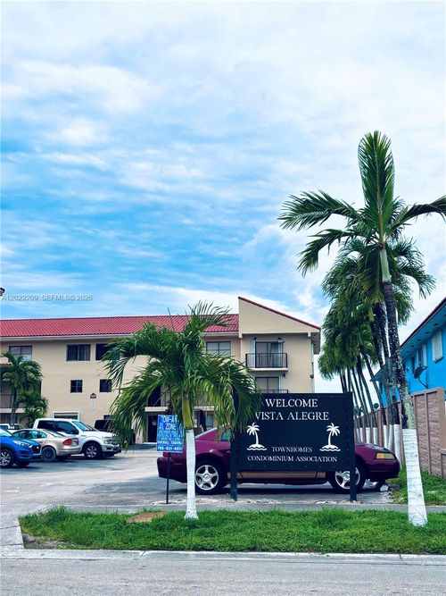 206-5575 W 26th Ct, Hialeah, FL, 33016 | Card Image