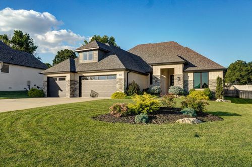 4748 E Forrest Trails Dr, Springfield, MO, 65809-3004 | Card Image