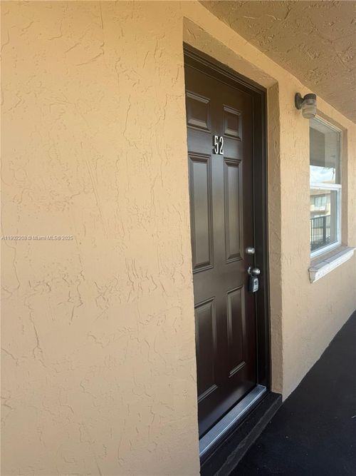apt-52-5461 W 24th Ave, Hialeah, FL, 33016-4704 | Card Image