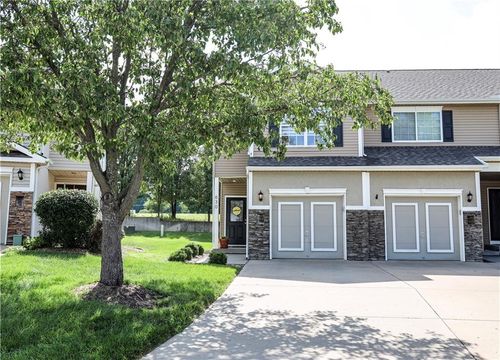 630 Sw Shadow Glen Ct, Blue Springs, MO, 64015-3491 | Card Image