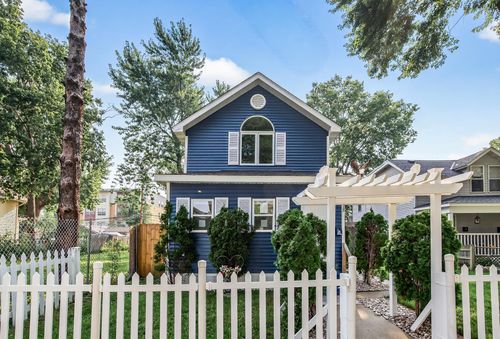 2417 15th Ave S, Minneapolis, MN, 55404-3939 | Card Image