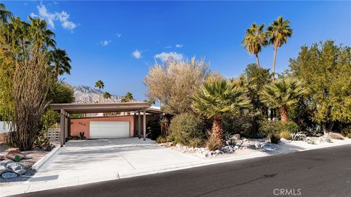 683 S Bedford Dr, Palm Springs, CA, 92264-8246 | Card Image