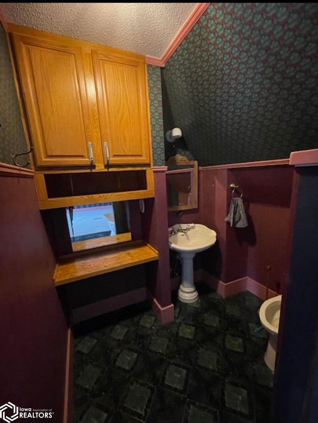 304 S Market St, House other with 3 bedrooms, 2 bathrooms and null parking in Rock port MO | Image 37