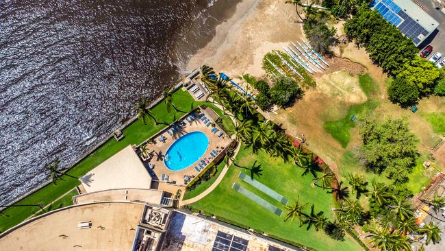 Pool and BBQ | Image 26