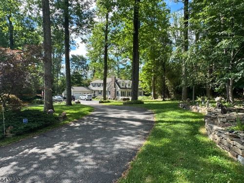 30 Dogwood Dr, Chester, NJ, 07930-2705 | Card Image