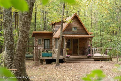 36 Cross Patch Rd, Willow, NY, 12495-5206 | Card Image