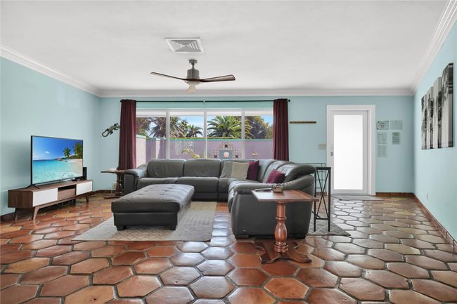 2009 Ne 24th St, House other with 2 bedrooms, 2 bathrooms and null parking in Wilton Manors FL | Image 6